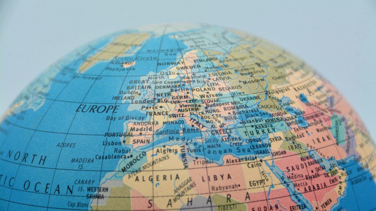 Globalization and Culture: Navigating the Shifts